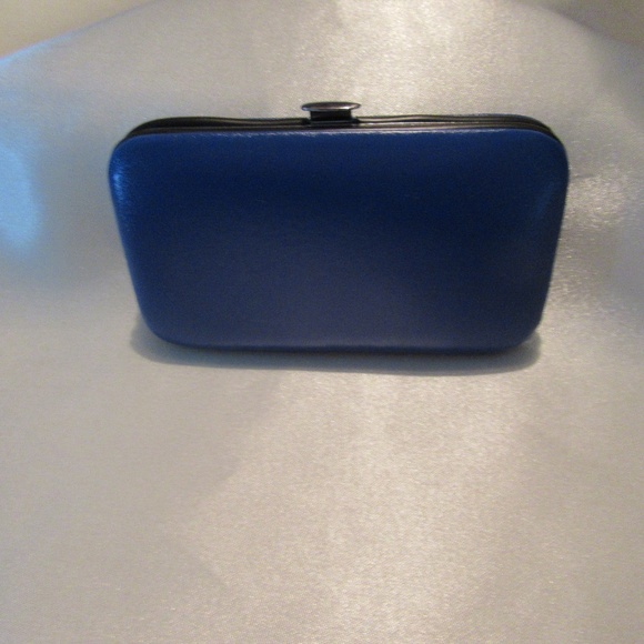 New Manicure set in hard case- Pick one - Picture 4 of 7